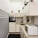 O Street 3 Bedroom Stylish Apartman *