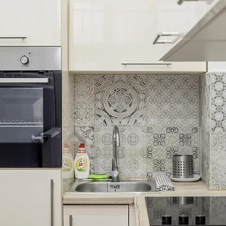O Street 3 Bedroom Stylish Apartment