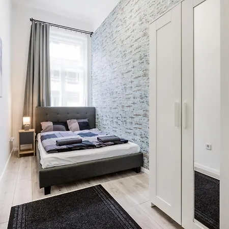 Apartment O Street 3 Bedroom Stylish