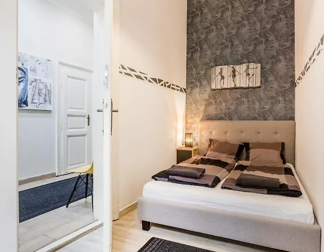 O Street 3 Bedroom Stylish Lejlighed