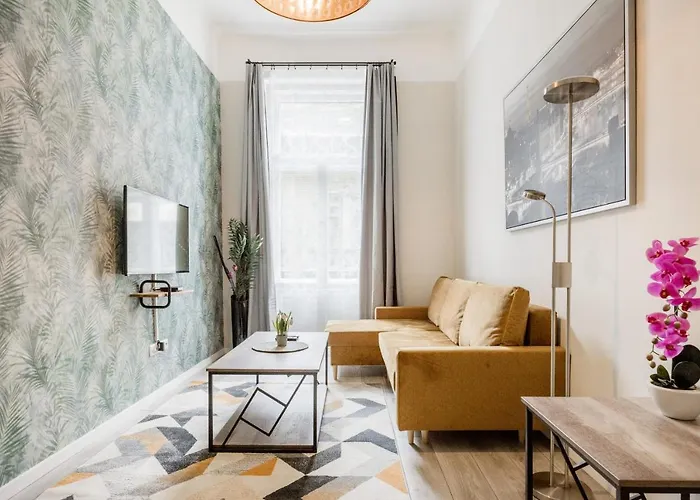 O Street 3 Bedroom Stylish