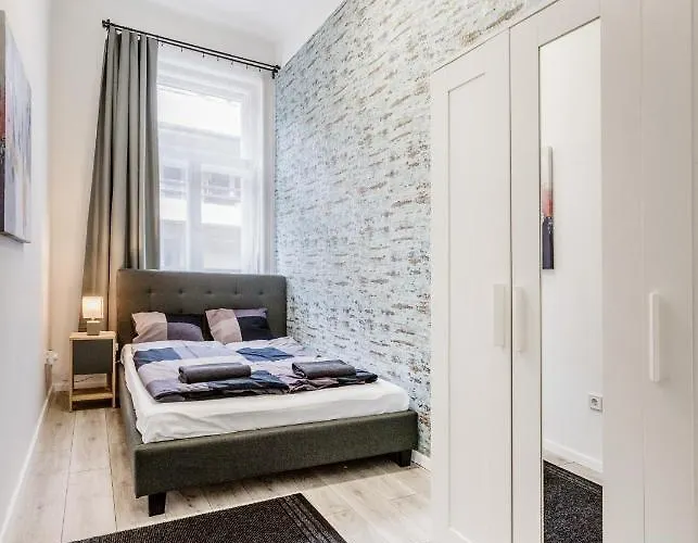 O Street 3 Bedroom Stylish Lejlighed *
