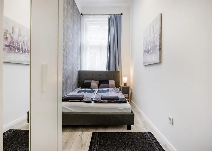 O Street 3 Bedroom Stylish Lejlighed *