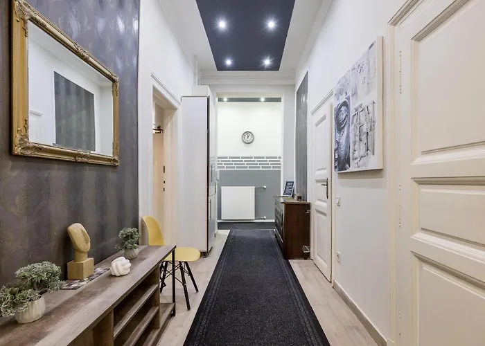 O Street 3 Bedroom Stylish