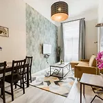 O Street 3 Bedroom Stylish 布达佩斯